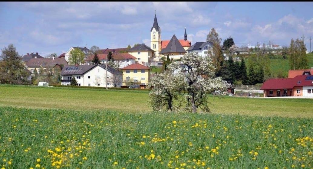 Wohnhaus City Sued Herzogsdorf Eksteriør billede