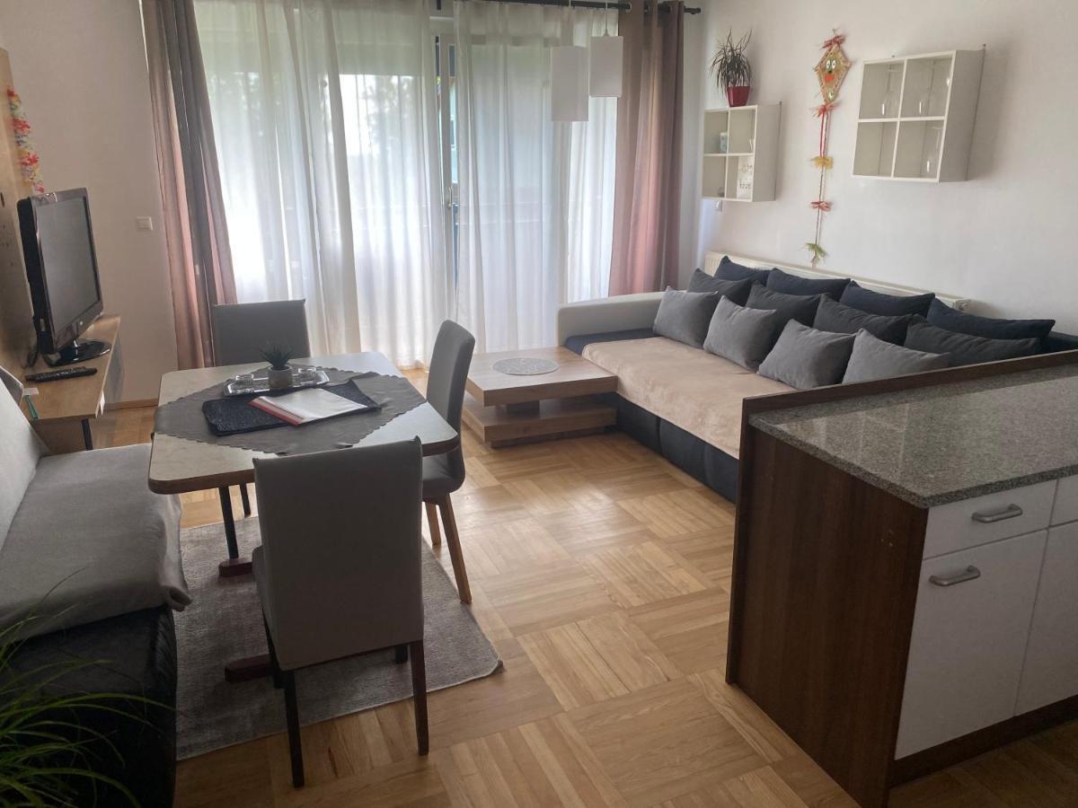Wohnhaus City Sued Herzogsdorf Eksteriør billede